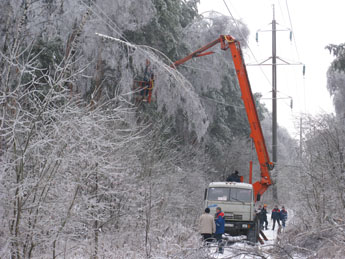 Московская объединенная электросетевая компания восстановила все линии электропередачи в столице. В области, работа продолжается 